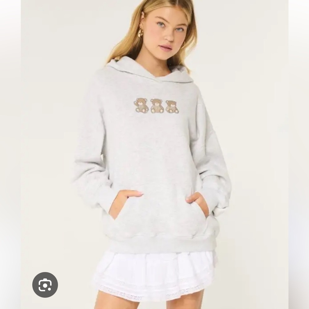 Hollister Oversized Teddy Bear Graphic Light Gray Hoodie size L